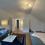Bright And Stylish Apartment Steps Away From The Rhine