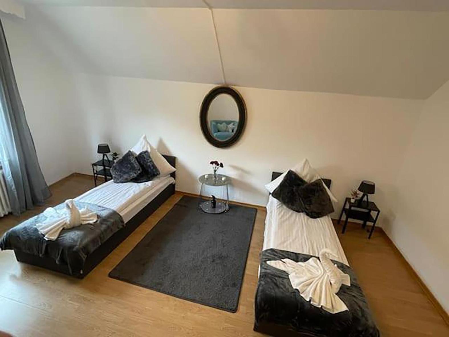 Bright And Stylish Steps Away From The Rhine Köln